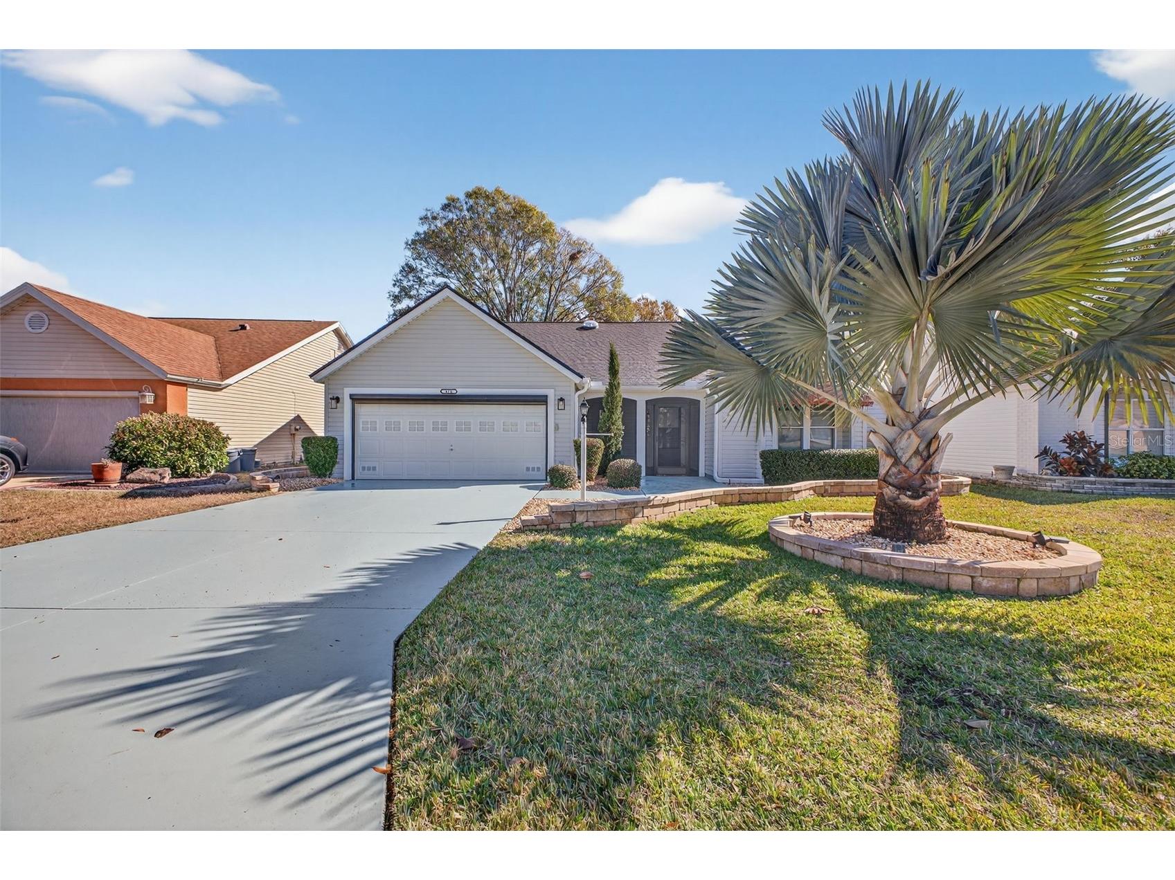411 Del Mar Drive Lady Lake FL 32159 G5107378 image1