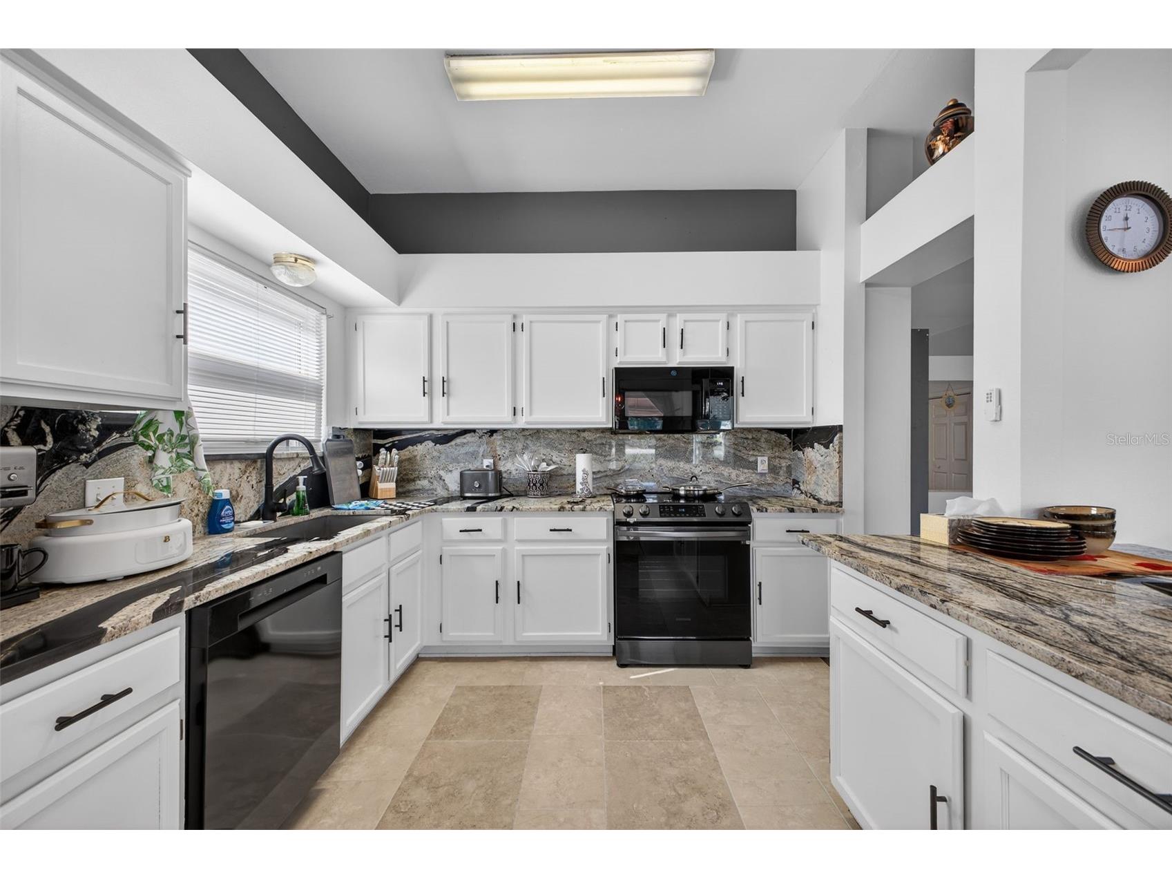 411 Del Mar Drive Lady Lake FL 32159 G5107378 image19