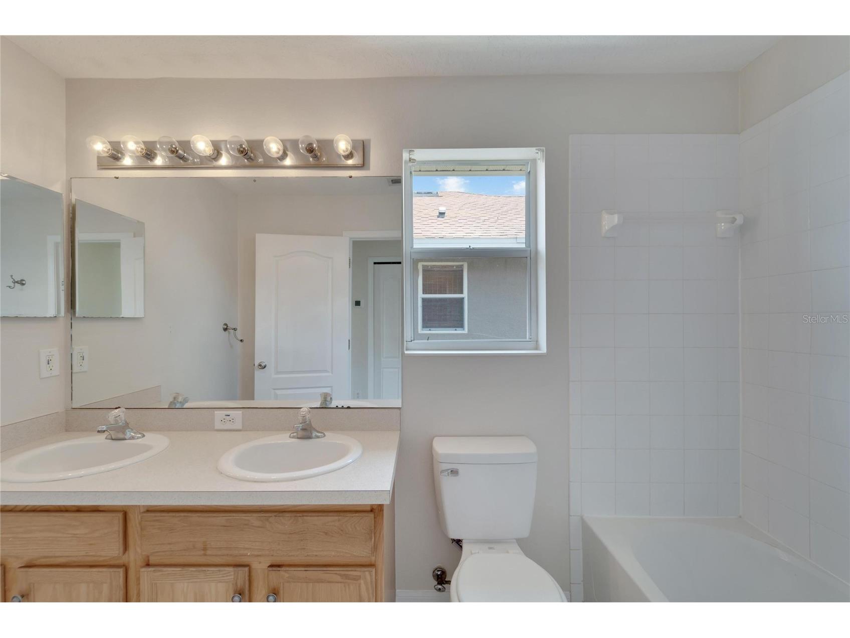 411 Durham Shore Court Apollo Beach FL 33572 TB8502861 image54