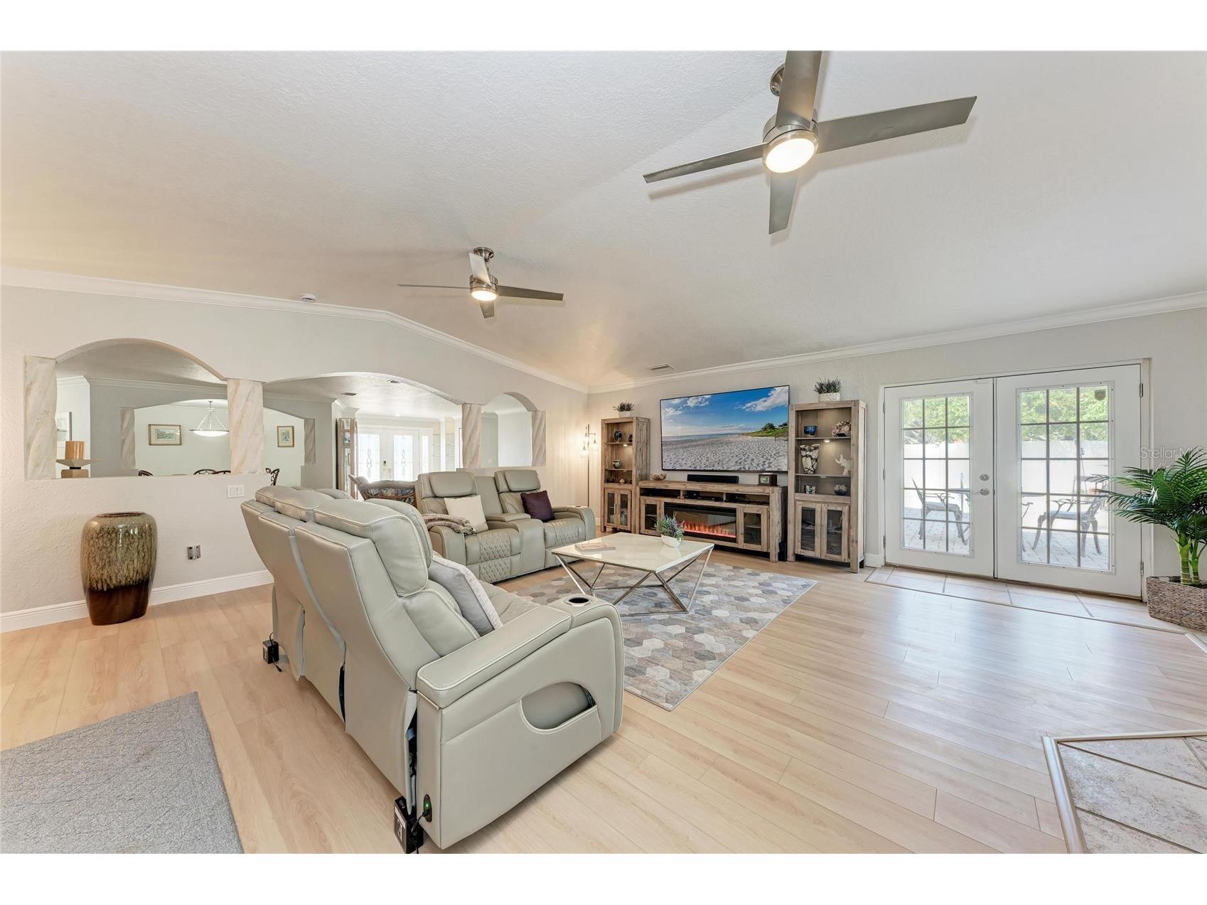 411 Harbor View Lane Largo FL 33770 A4678091 image13