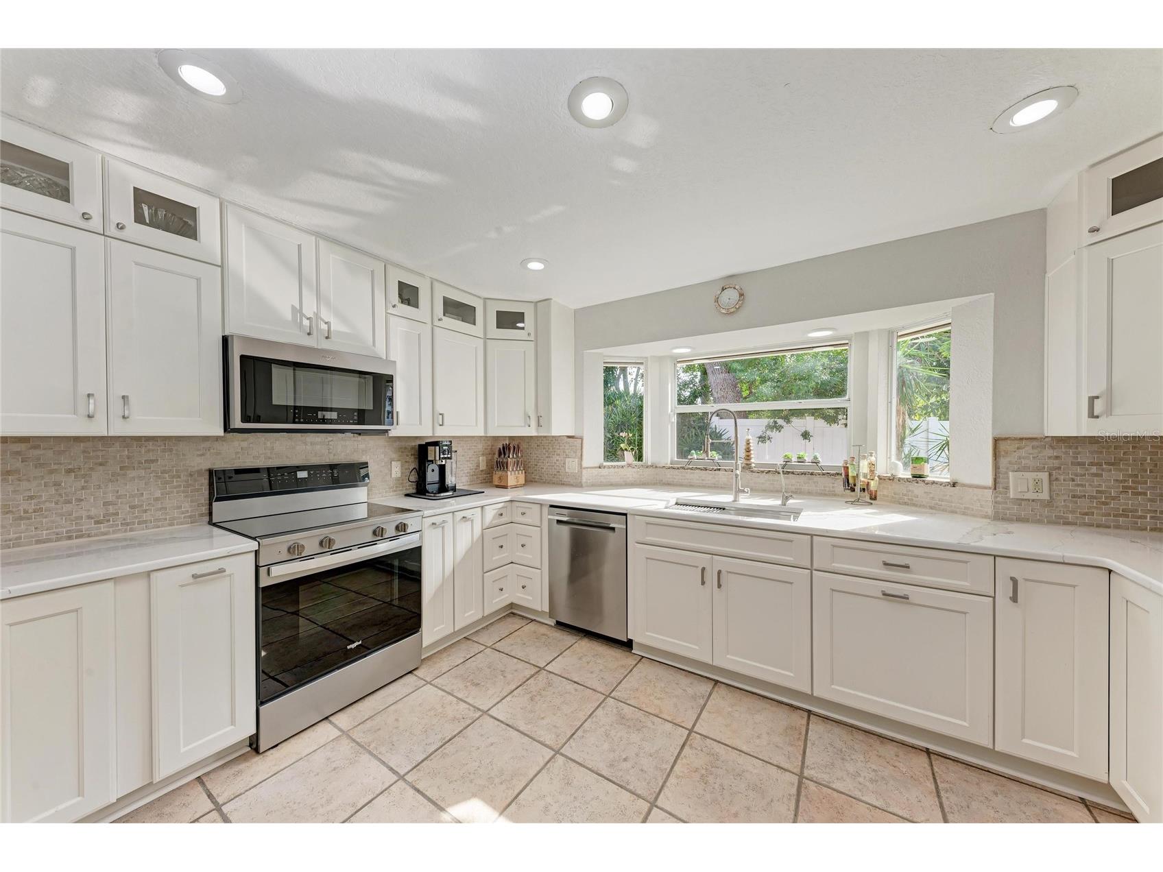 411 Harbor View Lane Largo FL 33770 A4678091 image14