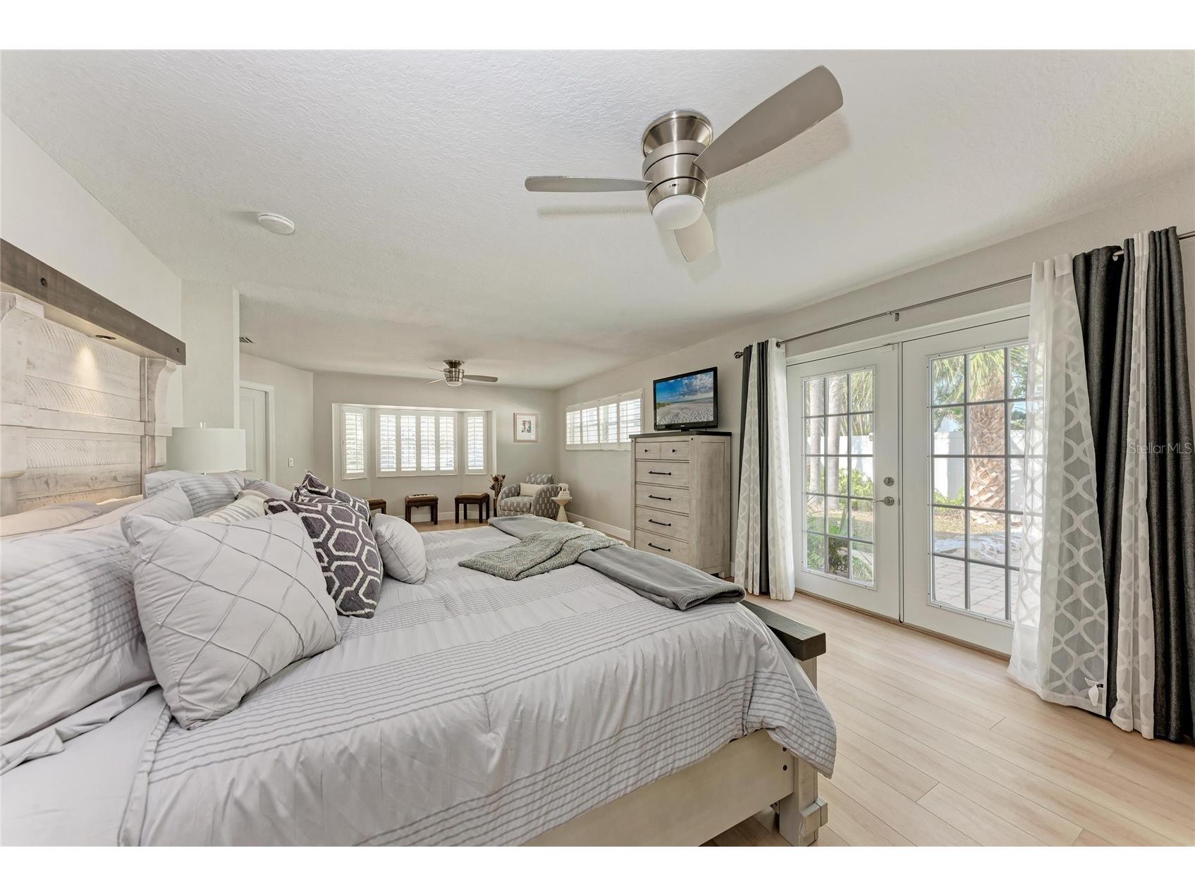 411 Harbor View Lane Largo FL 33770 A4678091 image21