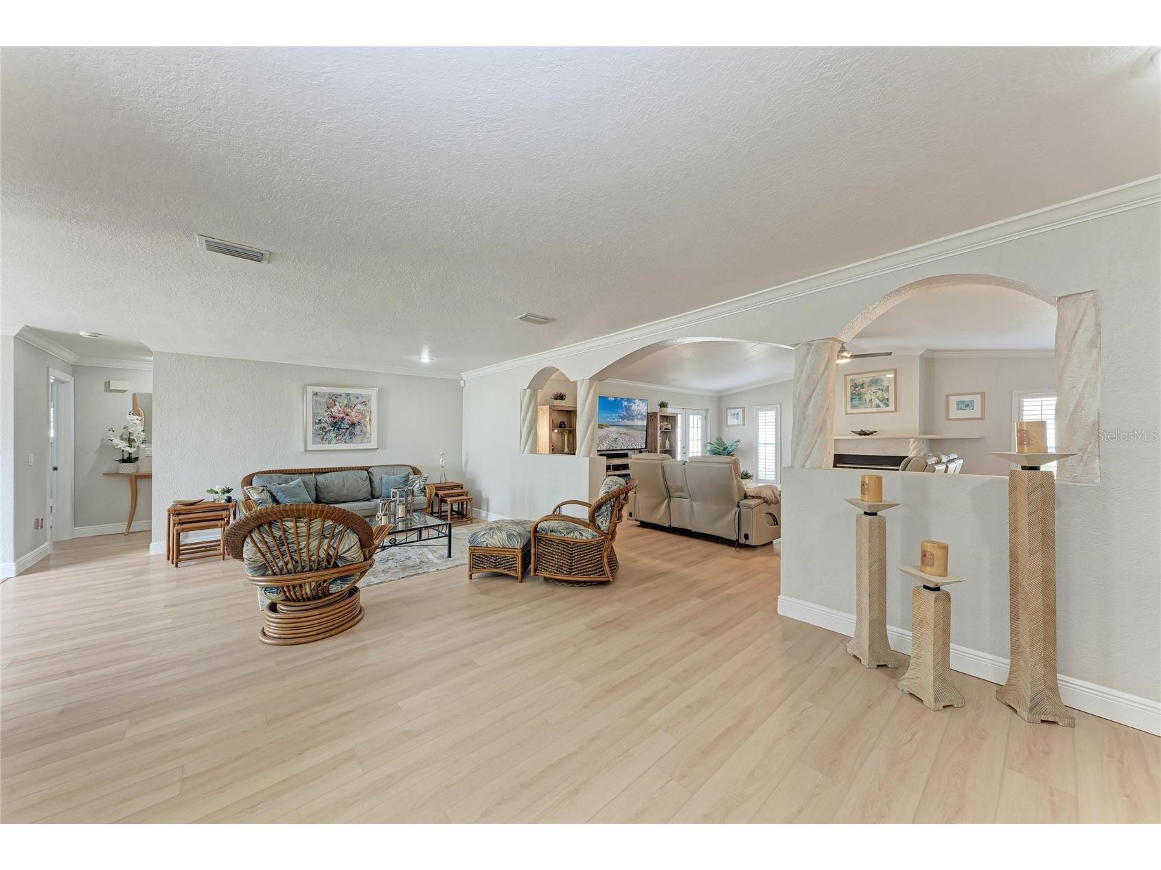 411 Harbor View Lane Largo FL 33770 A4678091 image7