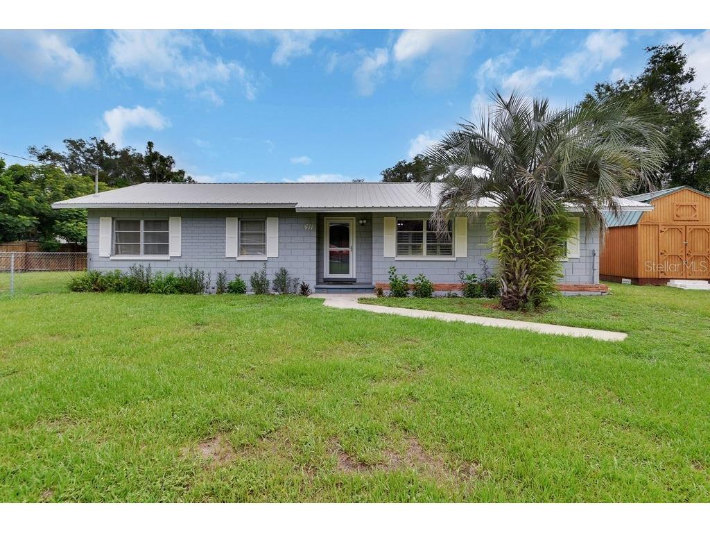 411 N Blue Lake Terrace Deland FL 32724 V4950208 image1