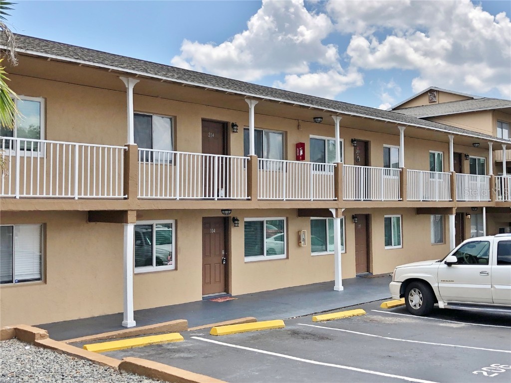 411 N Halifax Avenue #104 Daytona Beach FL 32118 - HALIFAX RIVER O6112260 image1