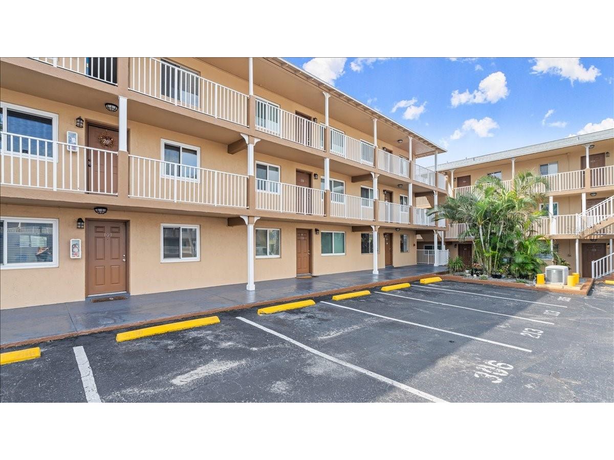 411 N Halifax Avenue #304 Daytona Beach FL 32118 V4949605 image35