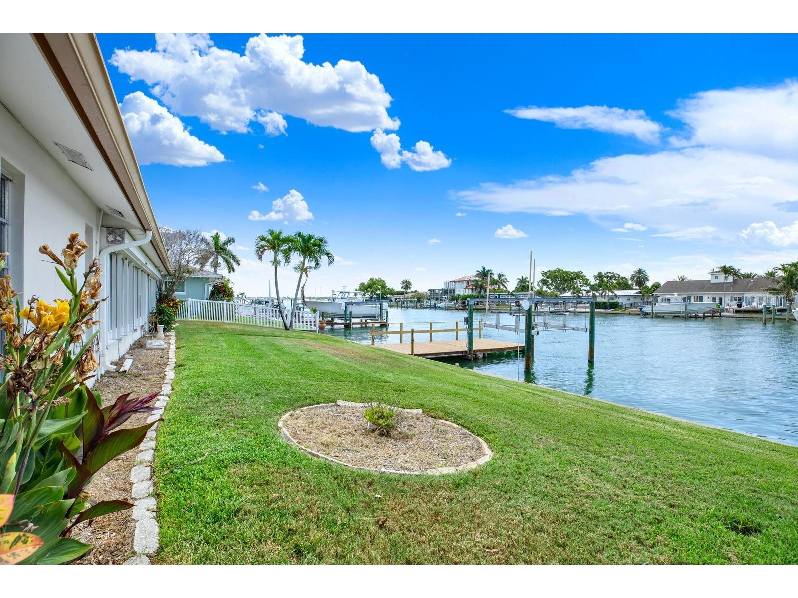 411 Palm Island NE Clearwater Beach FL 33767 TB8526168 image18