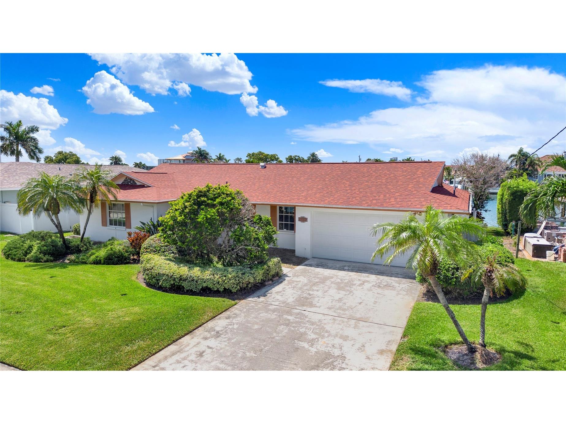 411 Palm Island NE Clearwater Beach FL 33767 TB8526168 image2