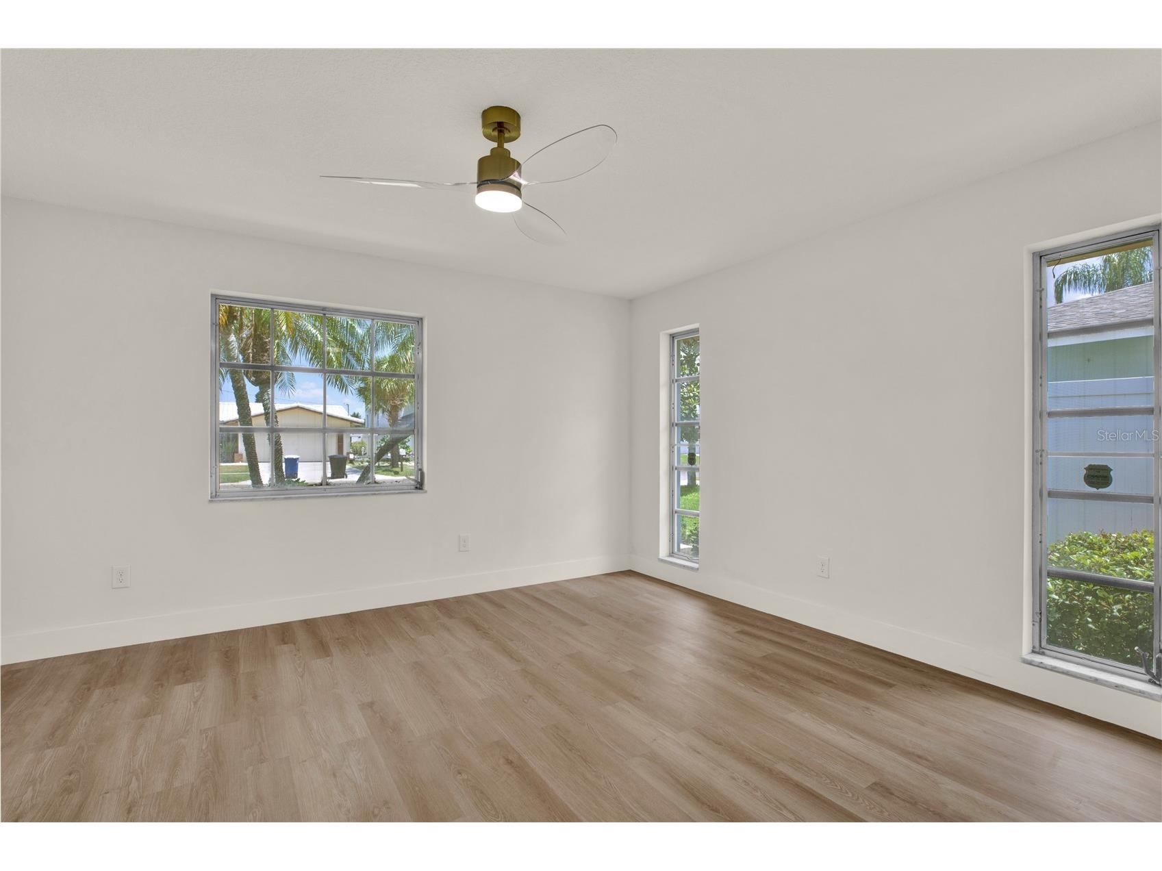 411 Palm Island NE Clearwater Beach FL 33767 TB8526168 image9
