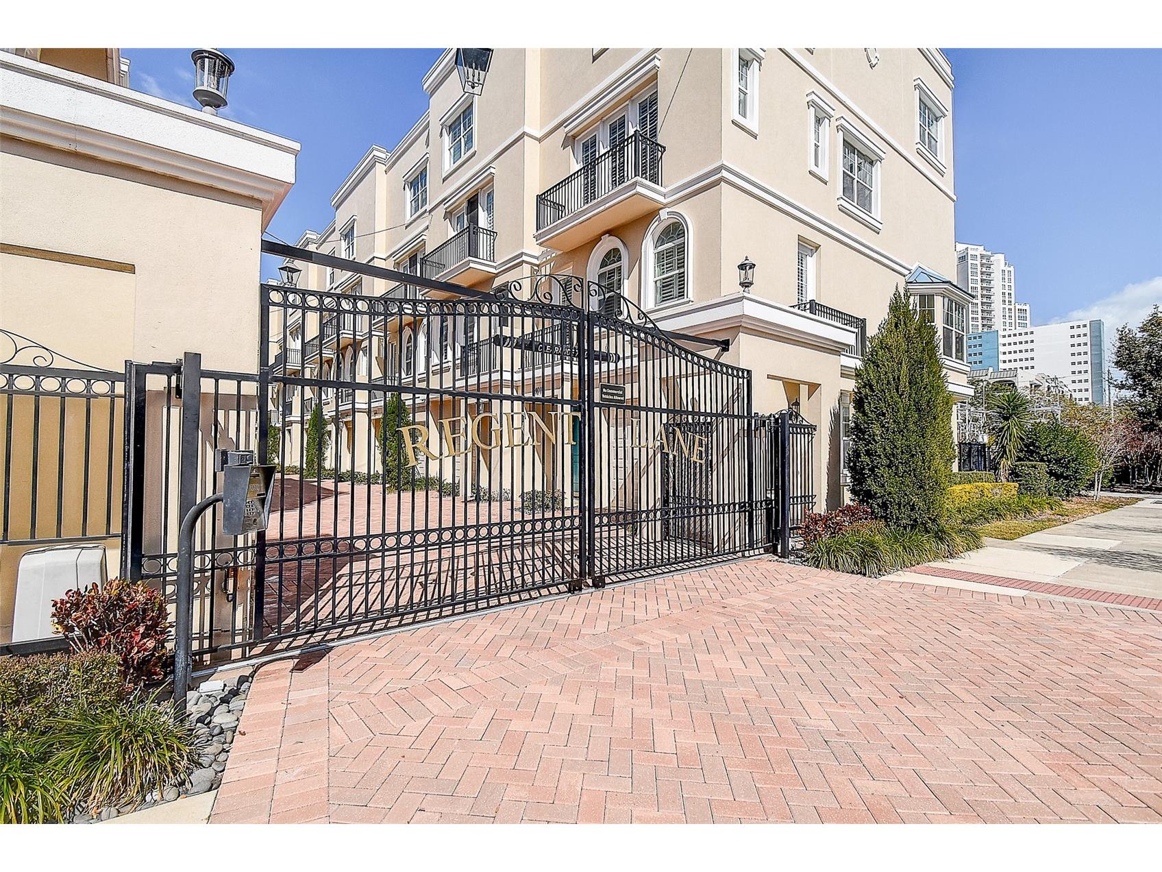 411 Regent Lane N Saint Petersburg FL 33701 - TAMPA BAY TB8472337 image1