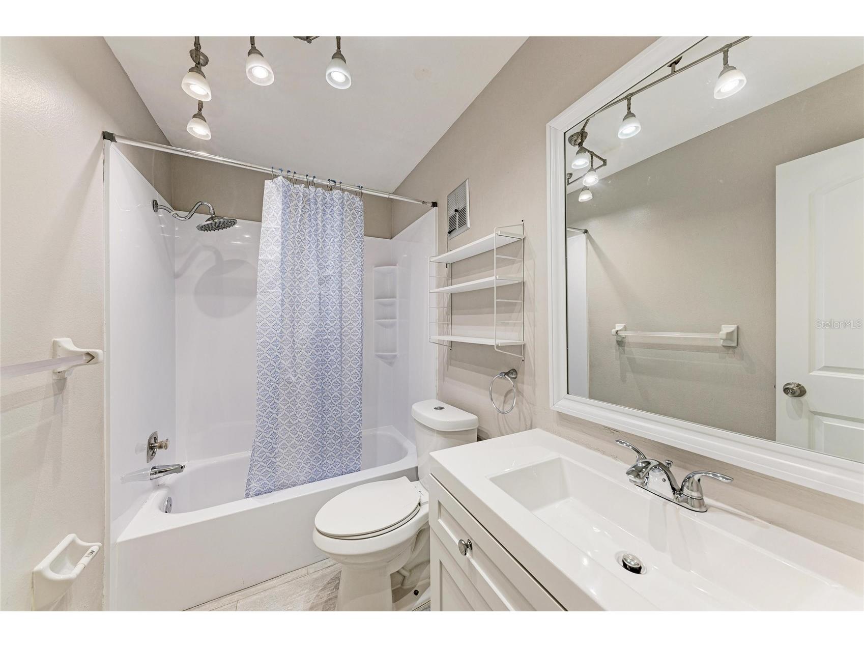 4110 39th Ave W Bradenton FL 34205 A4688785 image37