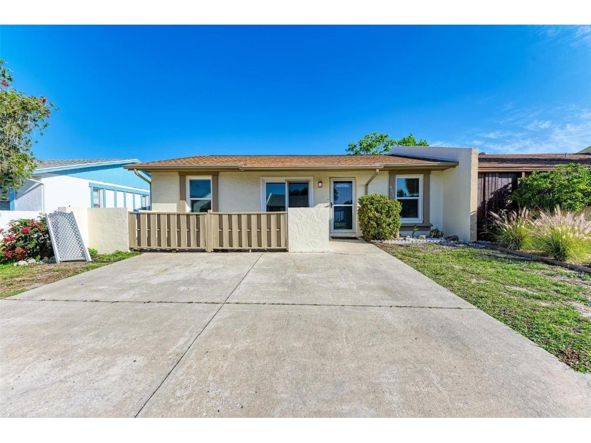 4110 39th Avenue W Bradenton FL 34205 A4602143 image1