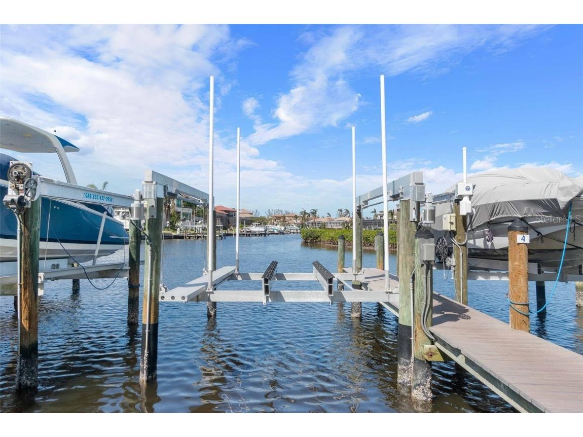 4110 Commodore Boulevard Cortez FL 34215 A4637826 image23