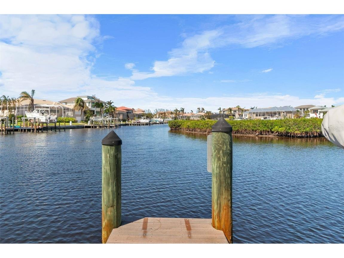 4110 Commodore Boulevard Cortez FL 34215 A4637826 image24