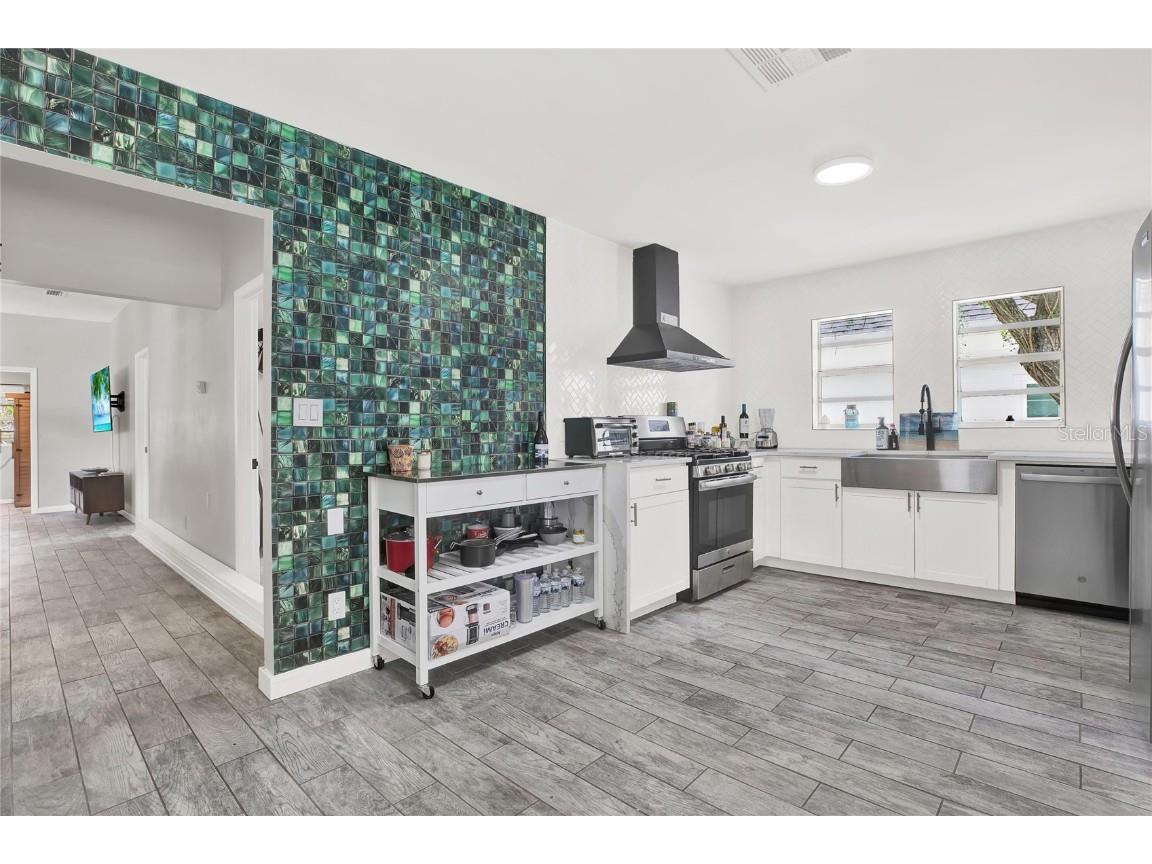 4110 N Central Avenue Tampa FL 33603 TB8429440 image4