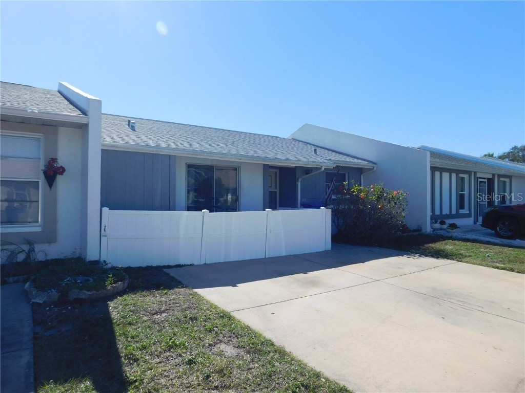 4111 39th Avenue W Bradenton FL 34205 A4557826 image1