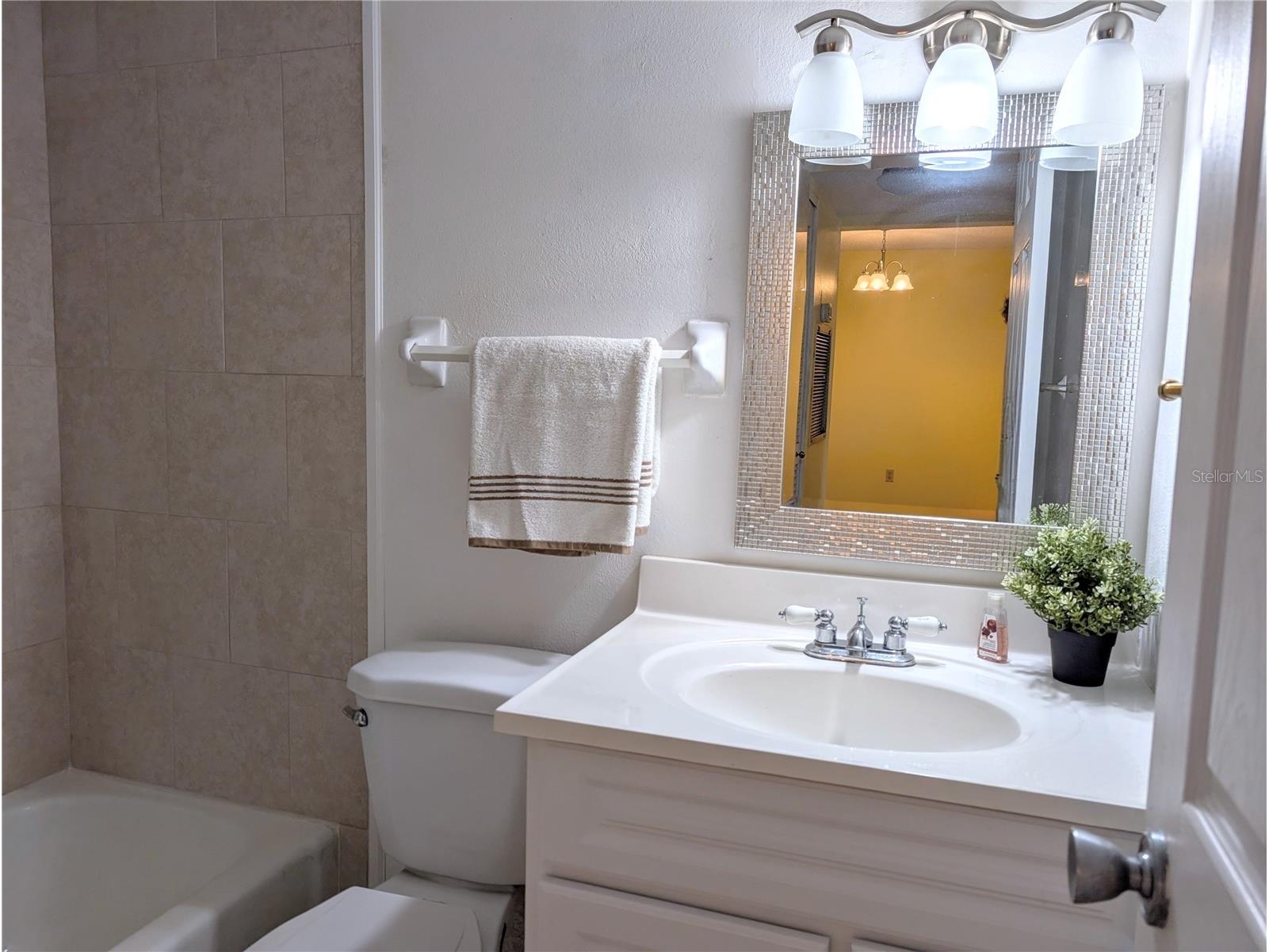 4111 Heron Way #E-103 Bradenton FL 34205 A4692468 image17