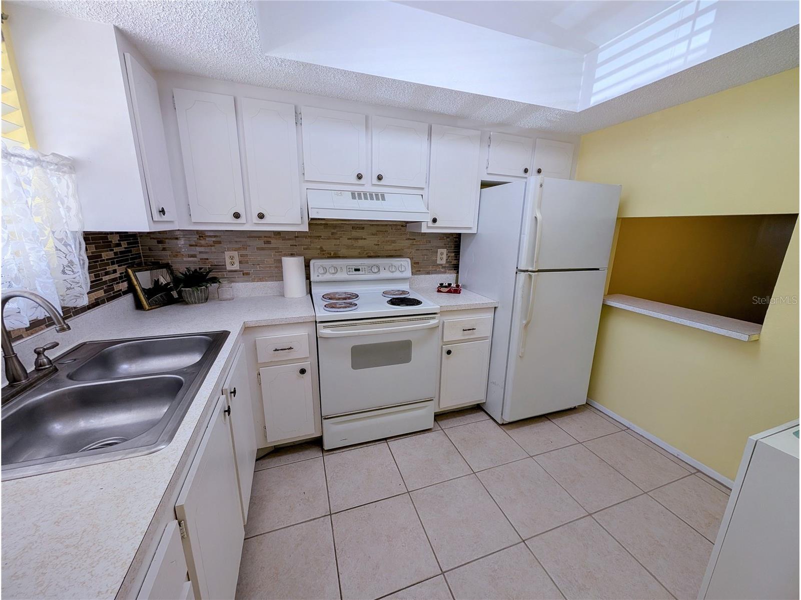 4111 Heron Way #E-103 Bradenton FL 34205 A4692468 image4