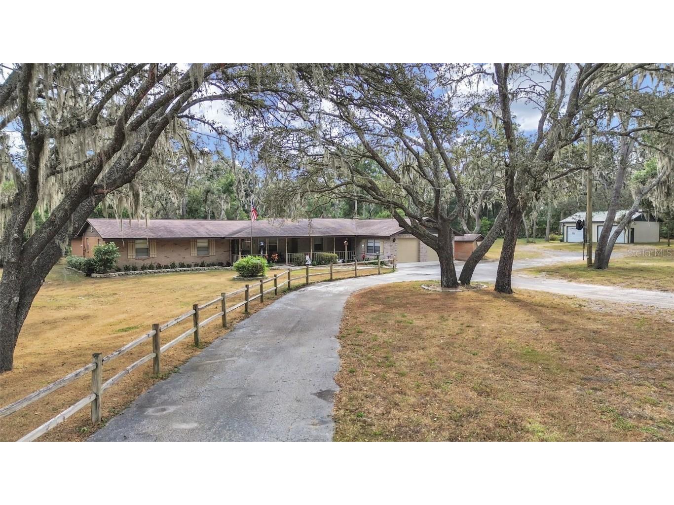 4111 Robinson Road Valrico FL 33594 TB8445653 image1