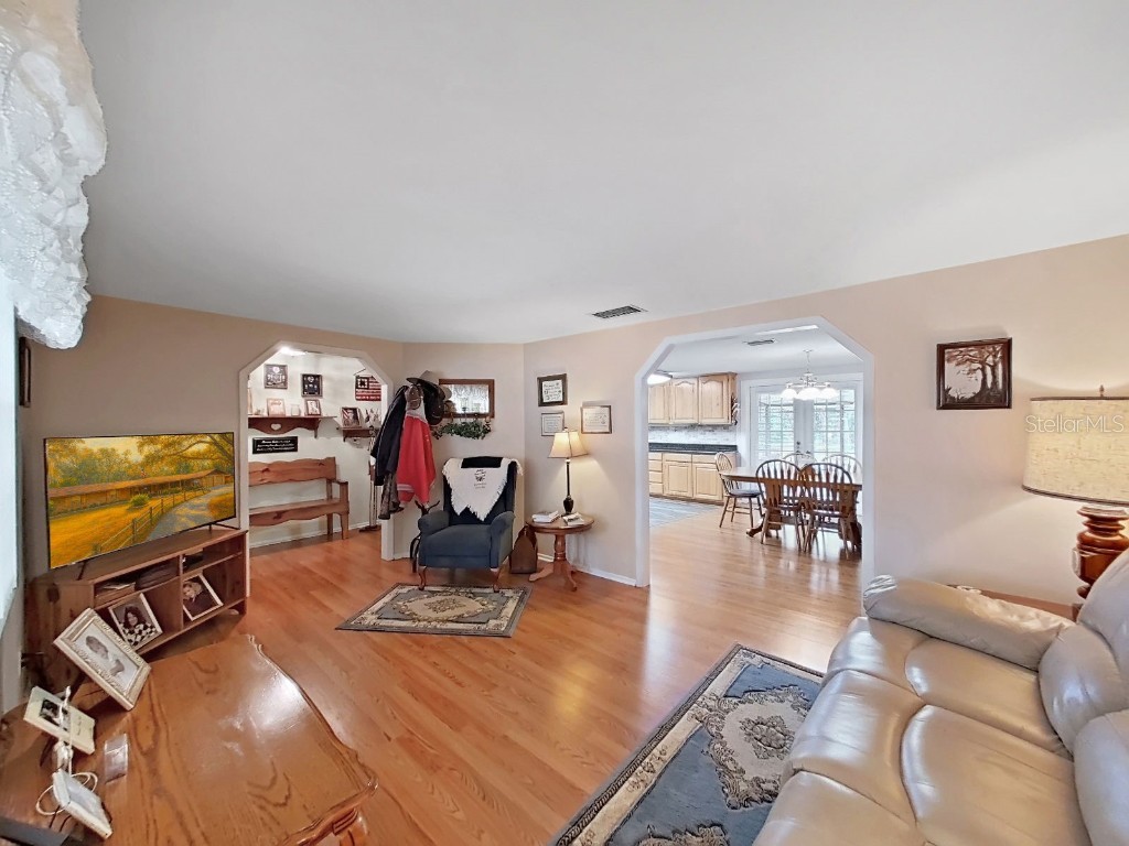 4111 Robinson Road Valrico FL 33594 TB8445653 image18