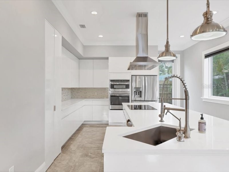 4112 Swift Rd Sarasota FL 34231 A4647482 image10