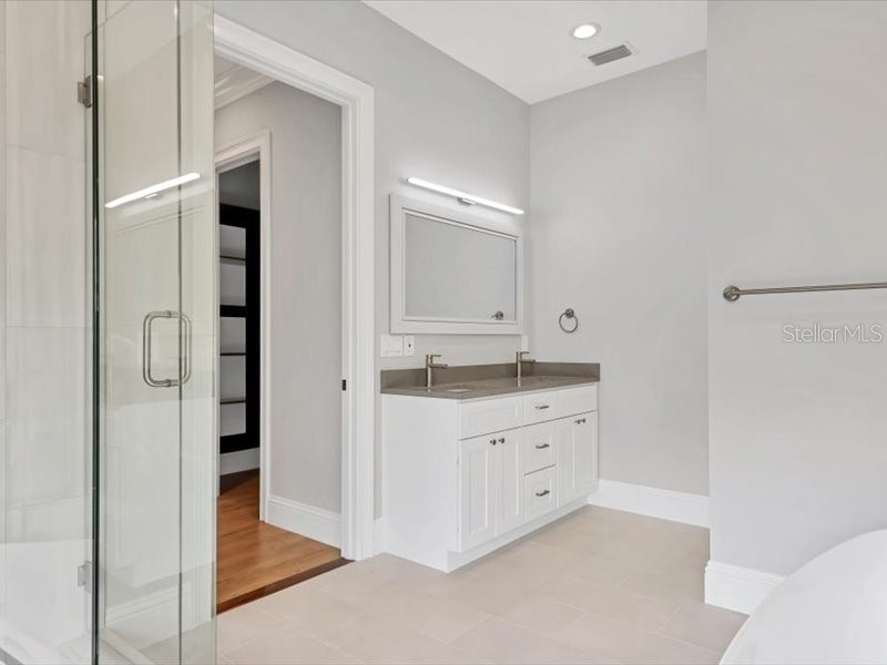 4112 Swift Rd Sarasota FL 34231 A4647482 image26