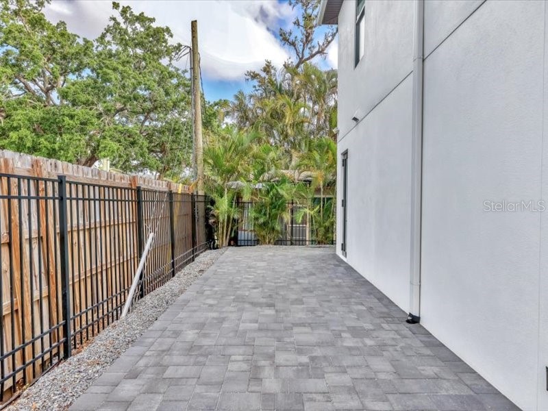 4112 Swift Rd Sarasota FL 34231 A4647482 image41