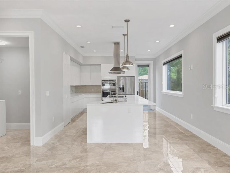 4112 Swift Rd Sarasota FL 34231 A4647482 image9