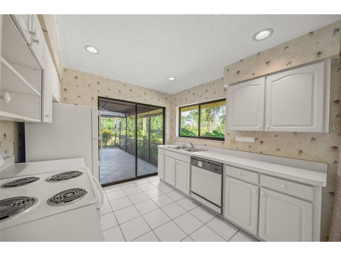 4113 Carriage Drive #24 Sarasota FL 34241 A4674671 image12