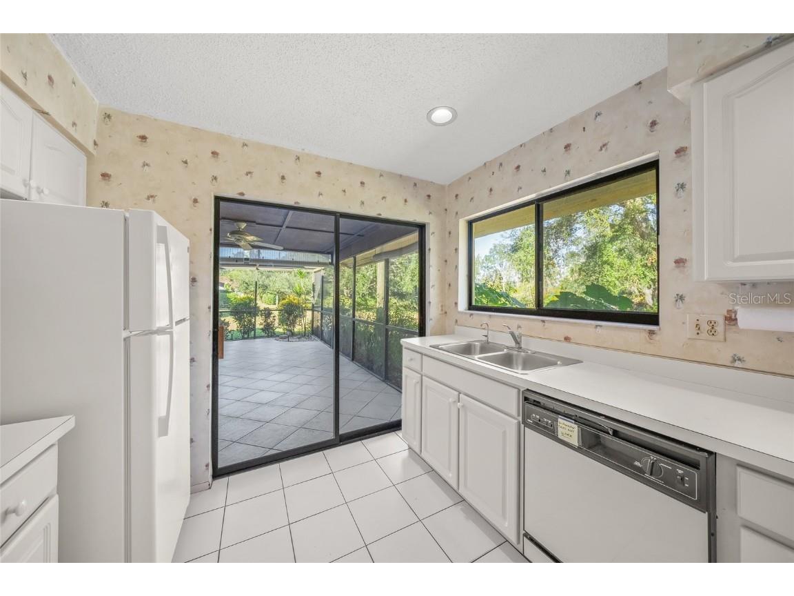 4113 Carriage Drive #24 Sarasota FL 34241 A4674671 image14