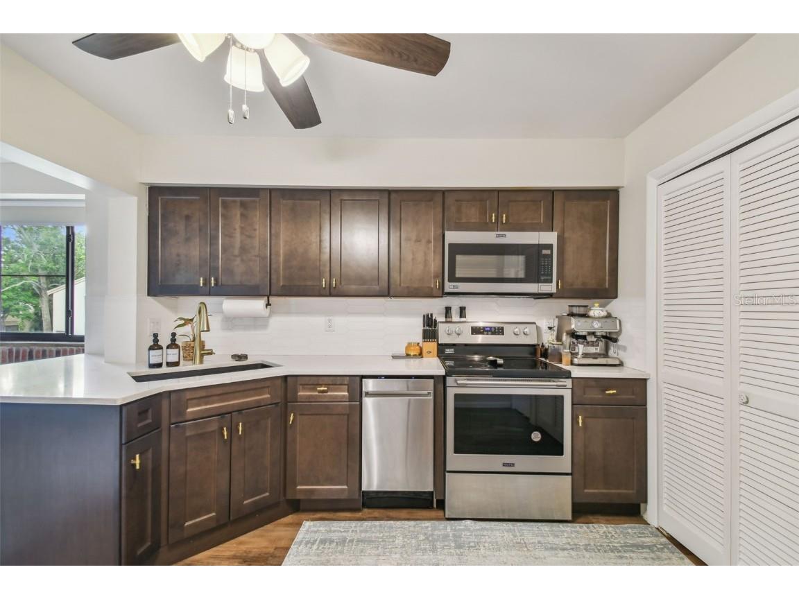 4114 Pinelake Lane #202 Tampa FL 33618 - PINELAKE GARDEN VILLAGE POND TB8396770 image18