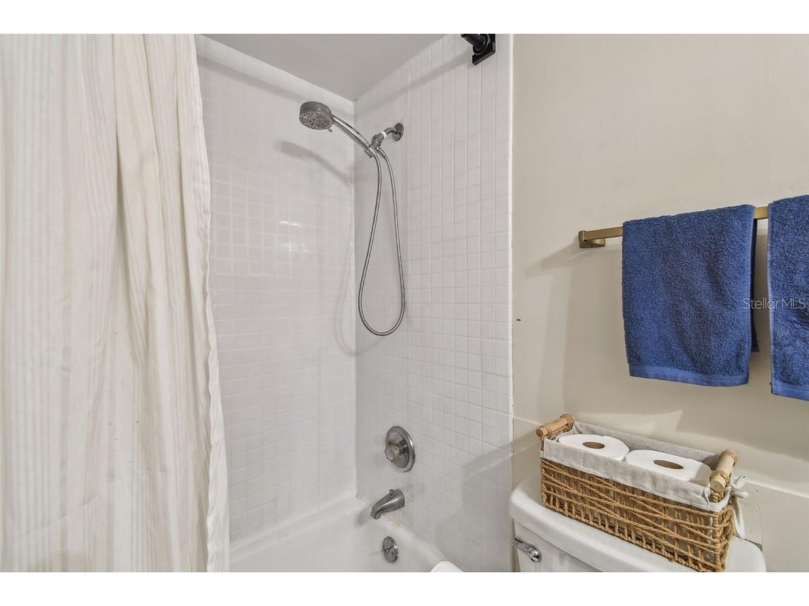 4114 Pinelake Lane #202 Tampa FL 33618 - PINELAKE GARDEN VILLAGE POND TB8396770 image25