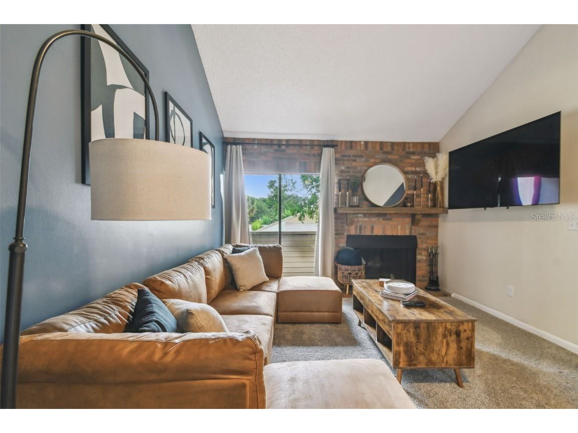 4114 Pinelake Lane #202 Tampa FL 33618 - PINELAKE GARDEN VILLAGE POND TB8396770 image5