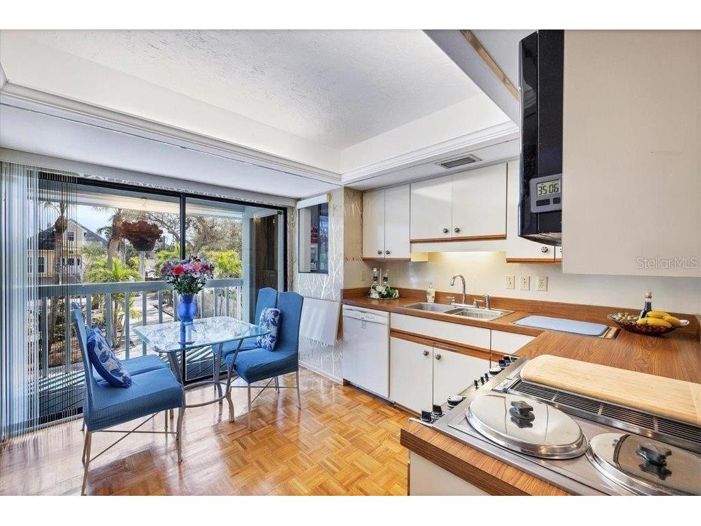 4114 Roberts Point Circle Sarasota FL 34242 A4661864 image11