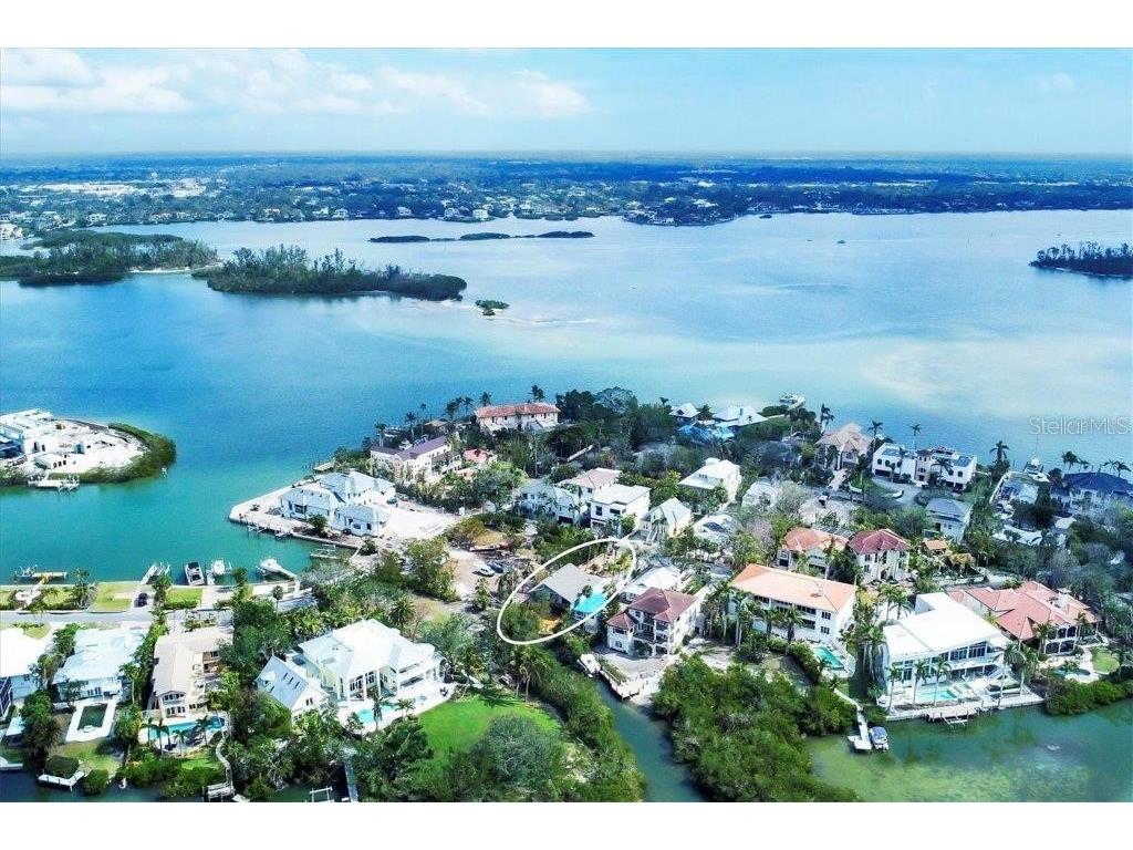 4114 Roberts Point Circle Sarasota FL 34242 A4661864 image2