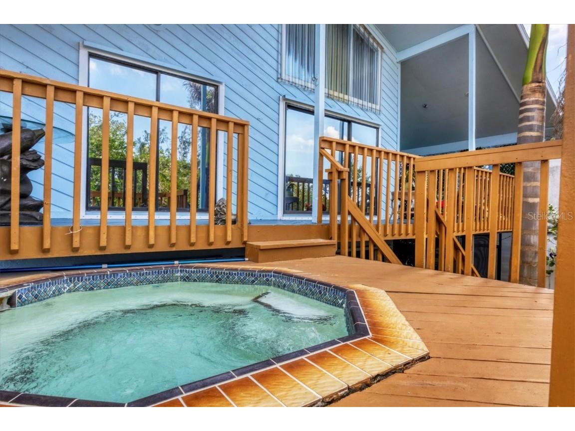 4114 Roberts Point Circle Sarasota FL 34242 A4662084 image13