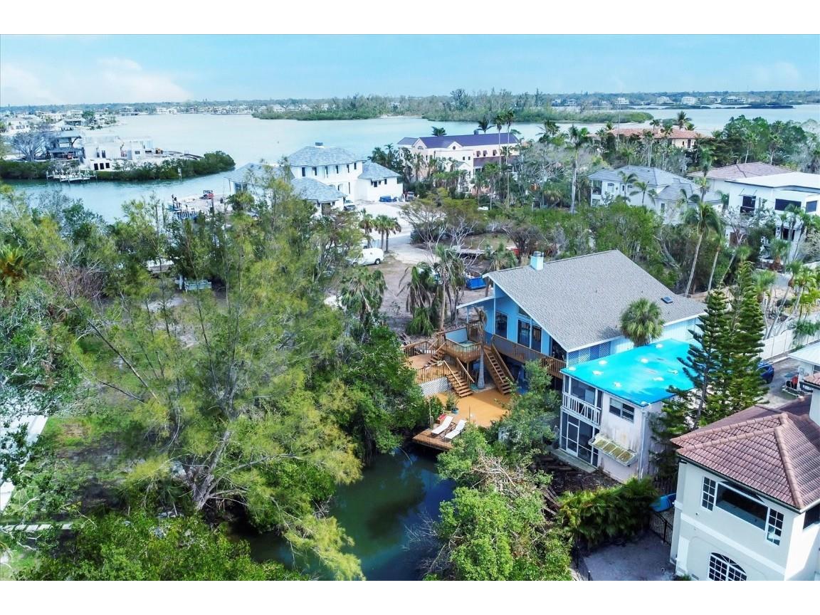 4114 Roberts Point Circle Sarasota FL 34242 A4662084 image24