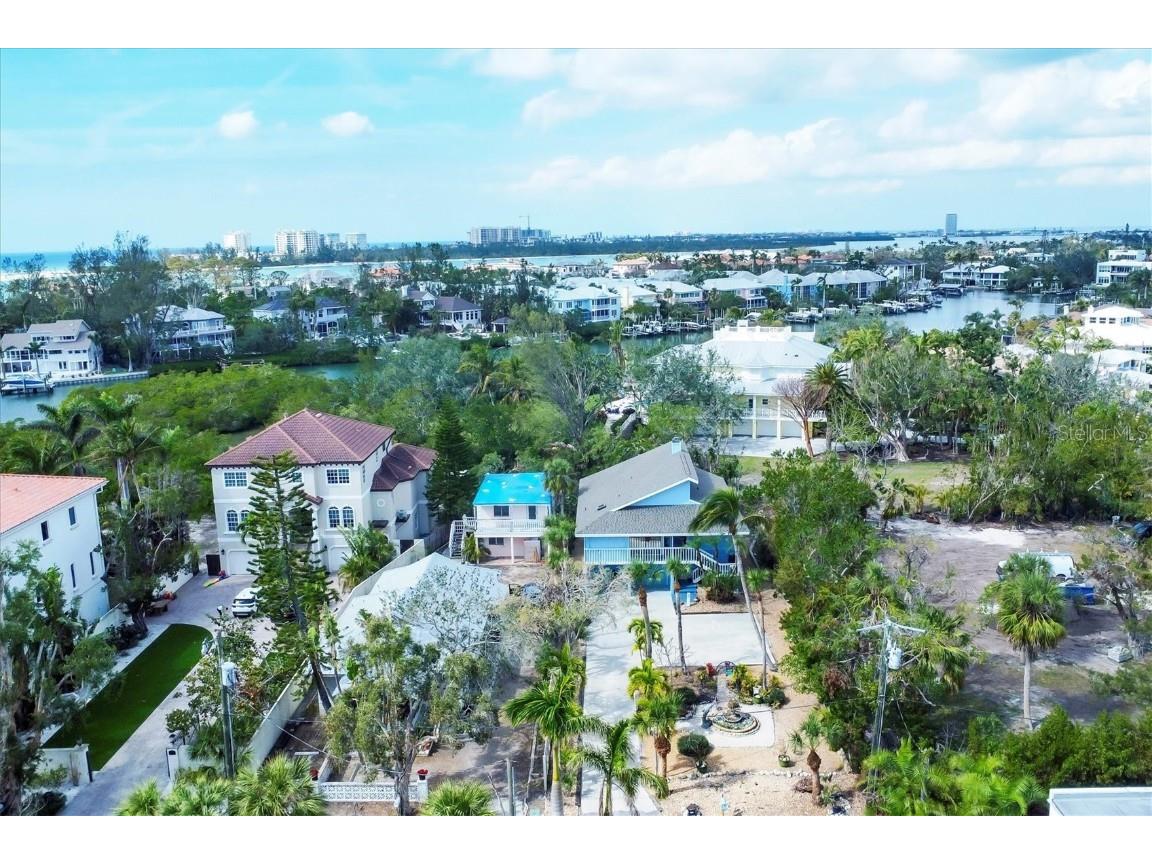 4114 Roberts Point Circle Sarasota FL 34242 A4662084 image28