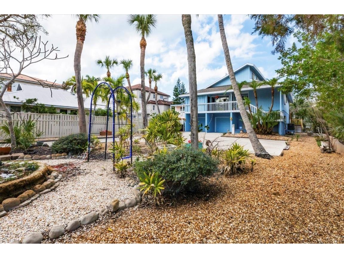 4114 Roberts Point Circle Sarasota FL 34242 A4662084 image4