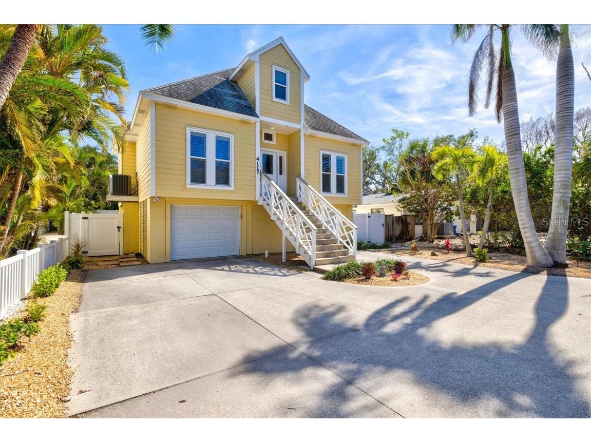 4117 Roberts Point Circle Sarasota FL 34242 A4640938 image1
