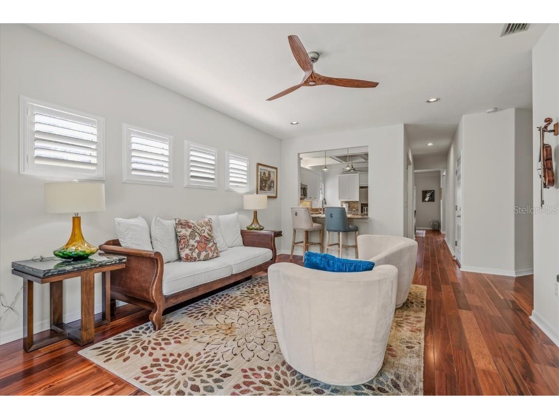 4117 Roberts Point Circle Sarasota FL 34242 A4640938 image18