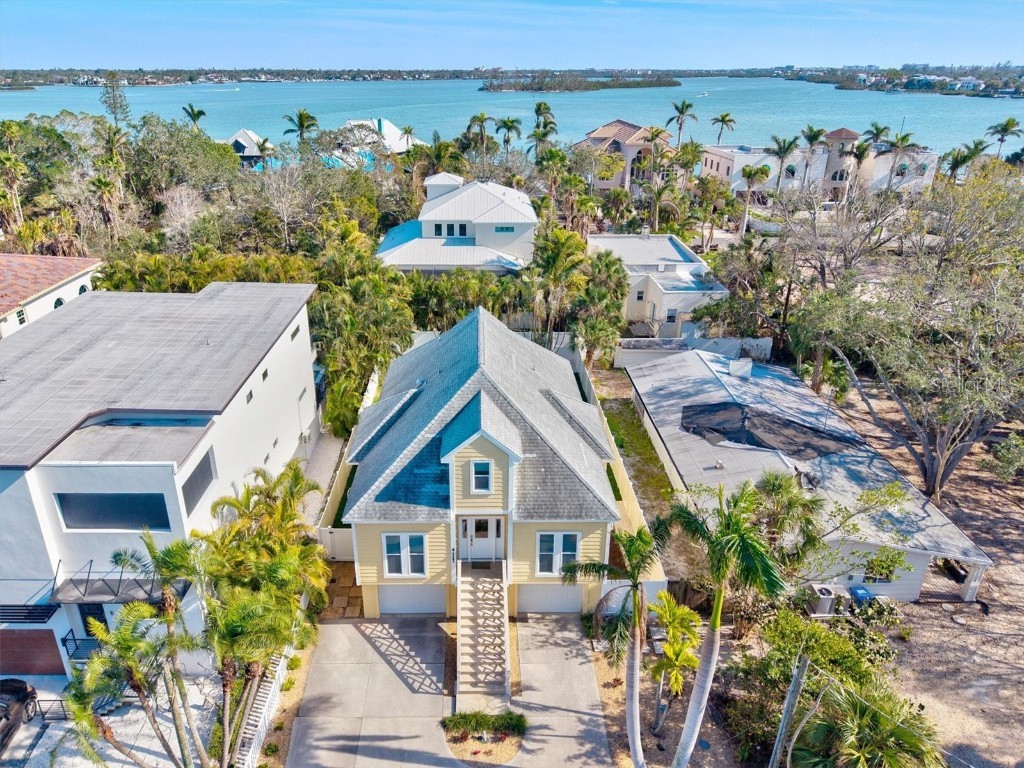 4117 Roberts Point Circle Sarasota FL 34242 A4640938 image2