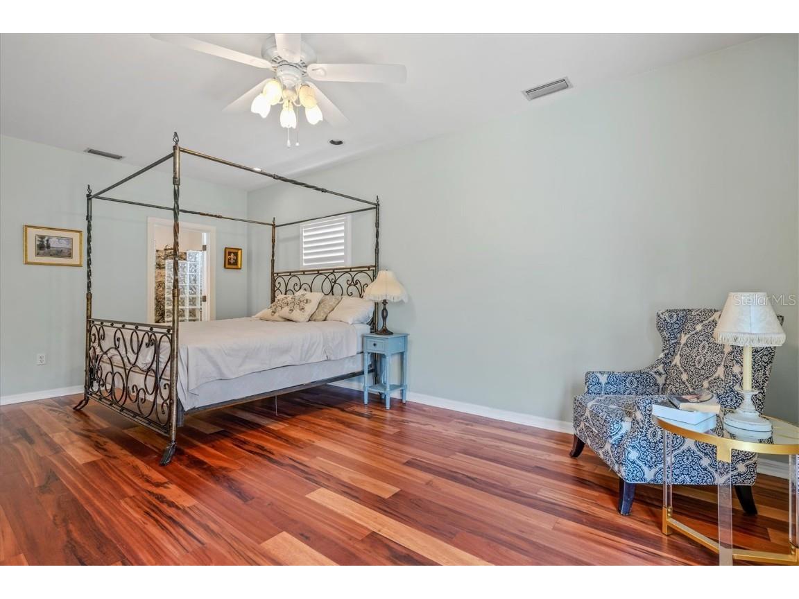 4117 Roberts Point Circle Sarasota FL 34242 A4640938 image23