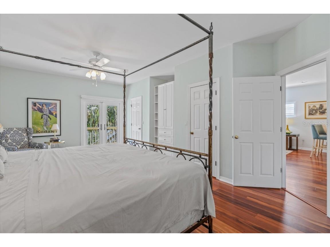 4117 Roberts Point Circle Sarasota FL 34242 A4640938 image24