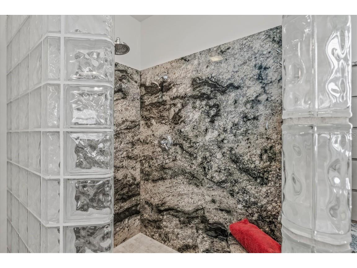 4117 Roberts Point Circle Sarasota FL 34242 A4640938 image26