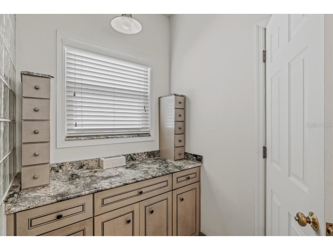 4117 Roberts Point Circle Sarasota FL 34242 A4640938 image27