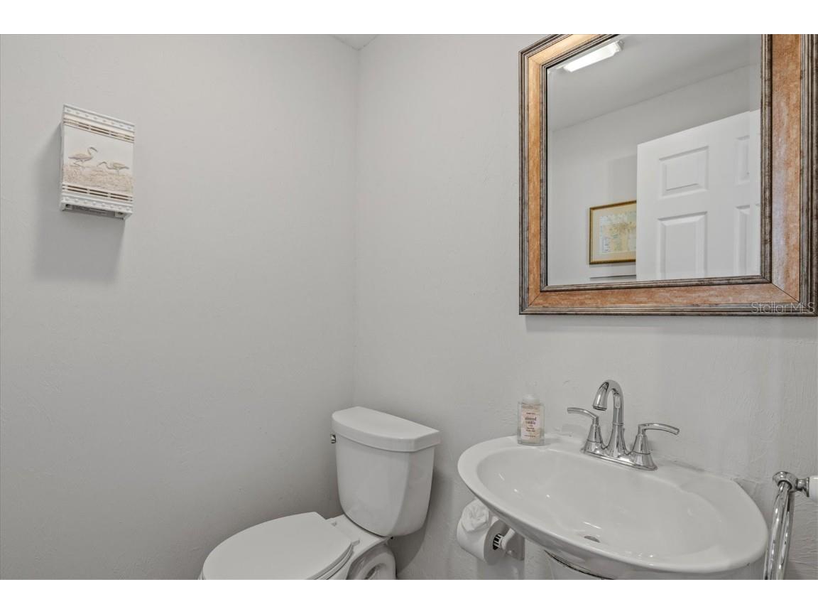 4117 Roberts Point Circle Sarasota FL 34242 A4640938 image29