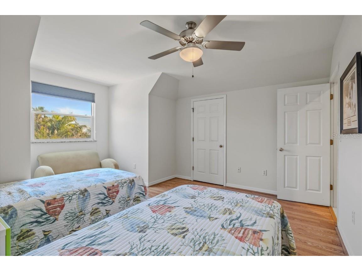 4117 Roberts Point Circle Sarasota FL 34242 A4640938 image32