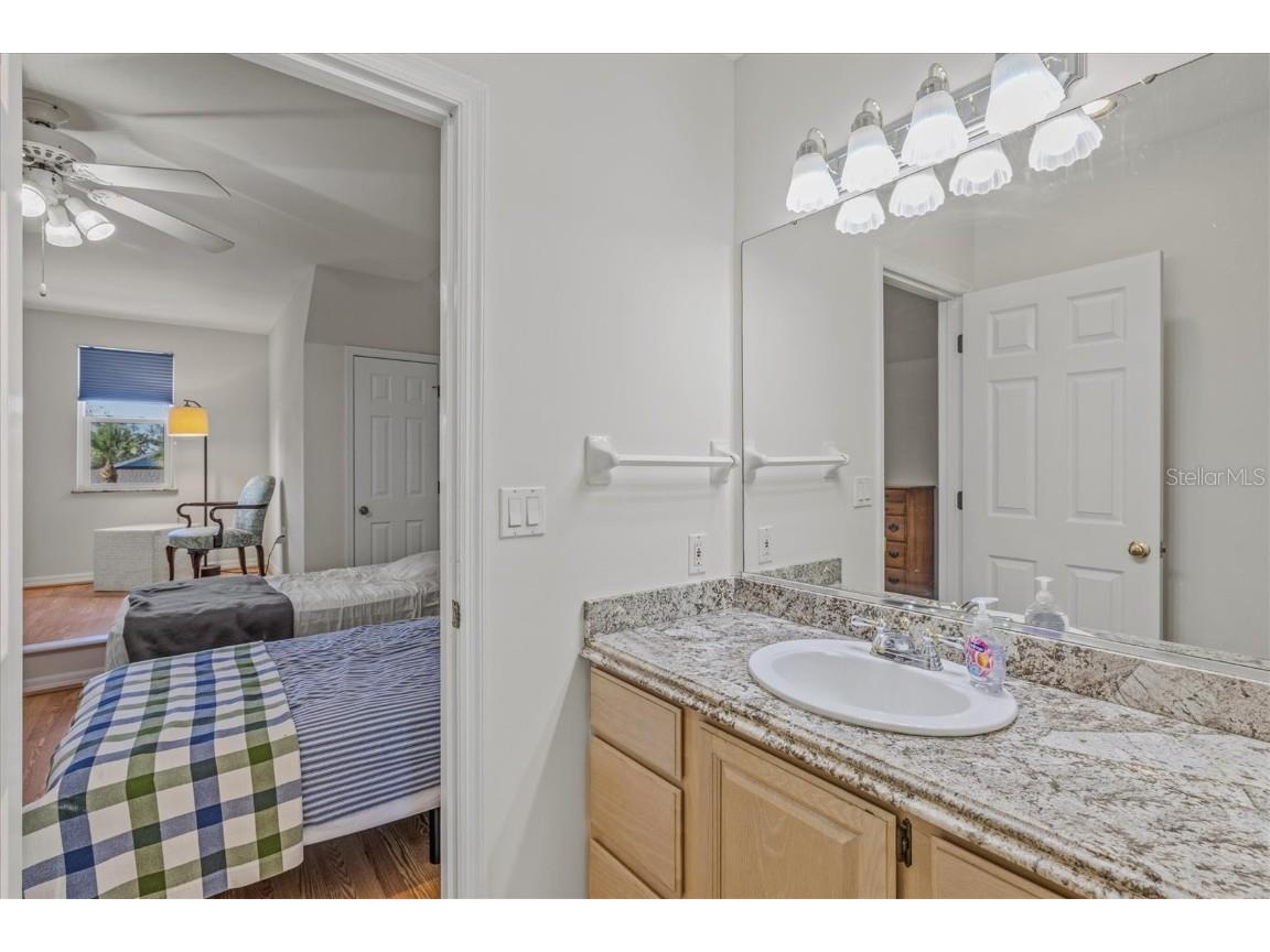 4117 Roberts Point Circle Sarasota FL 34242 A4640938 image35