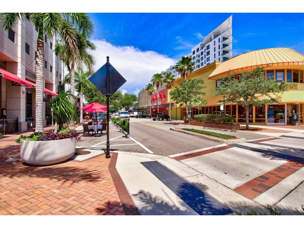 4117 Roberts Point Circle Sarasota FL 34242 A4640938 image76